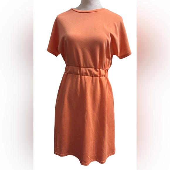 Dresses & Skirts - Orange Short Sleeve Dress